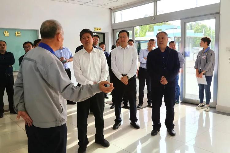 張偉深入開發(fā)區(qū)調(diào)研，聚焦教育科技發(fā)展新路徑
